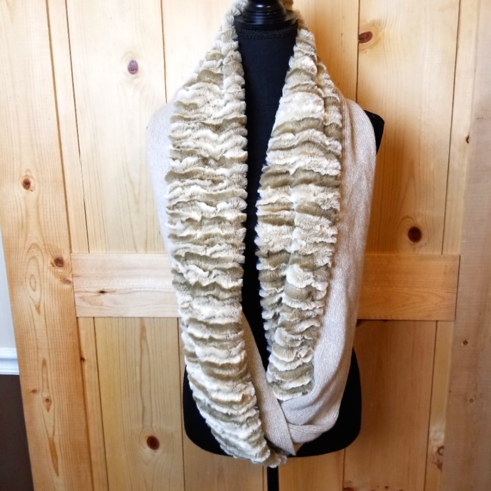 Collection Eighteen Faux Fur Knit infinity Scarf NWT